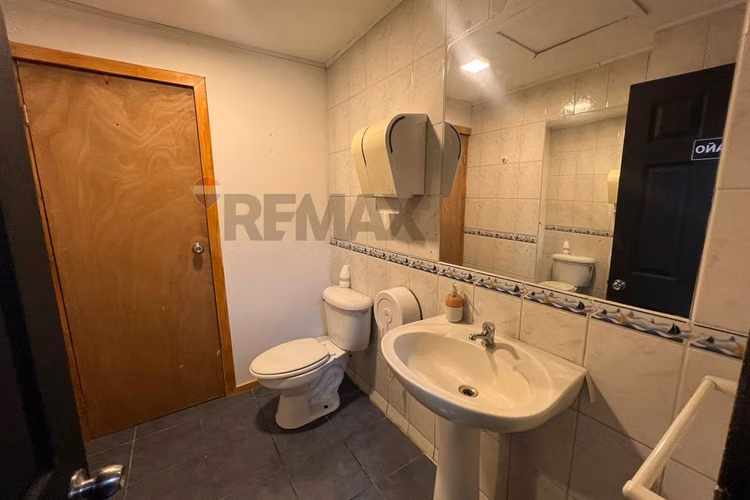 Local comercial en arriendo - calle brasil pucón