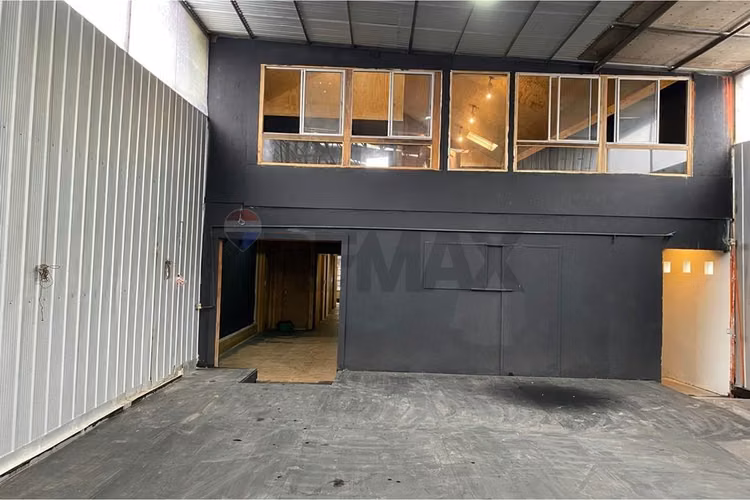 Local comercial en arriendo - calle brasil pucón