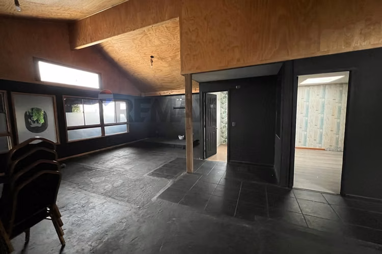 Local comercial en arriendo - calle brasil pucón