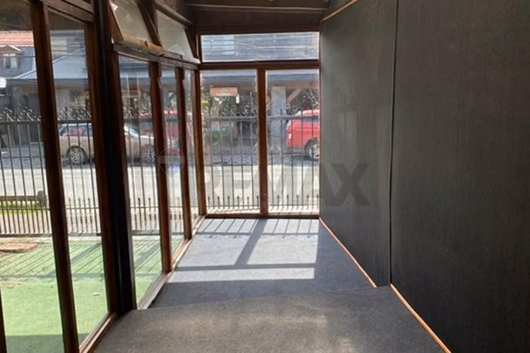 Local comercial en arriendo - calle brasil pucón