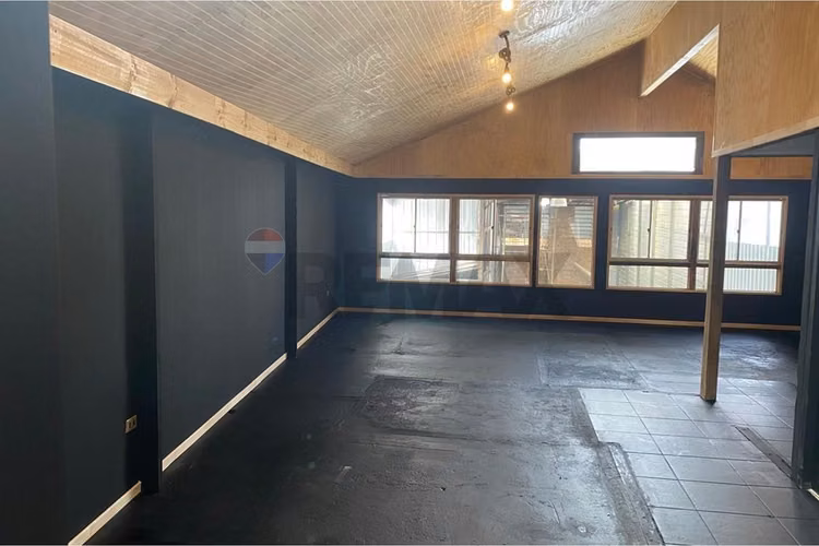 Local comercial en arriendo - calle brasil pucón