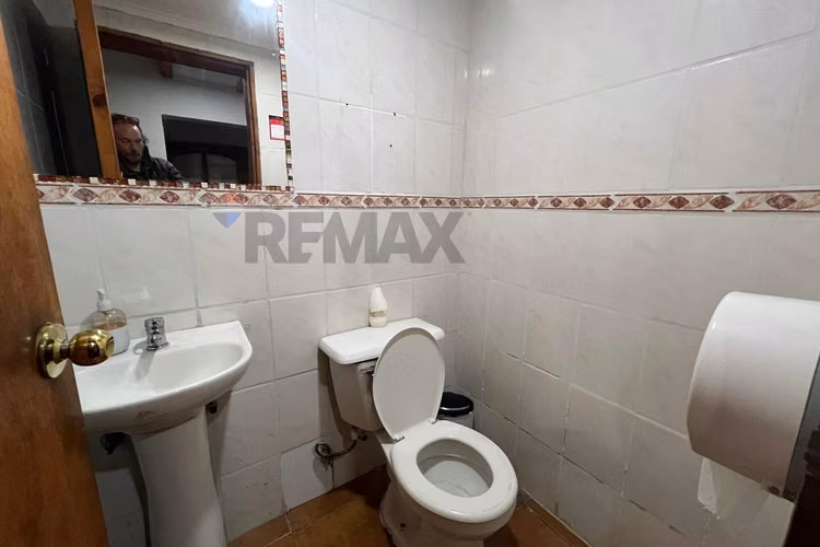 Local comercial en arriendo - calle brasil pucón