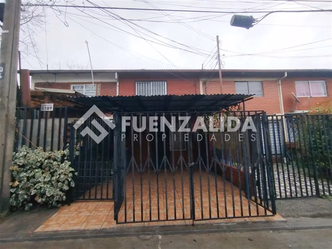 Casa en venta de 3 dorm. en La Florida