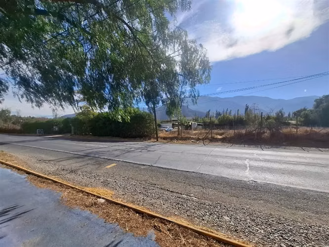 SITIO Terreno 15.090 metros en carretera en sector Palomar