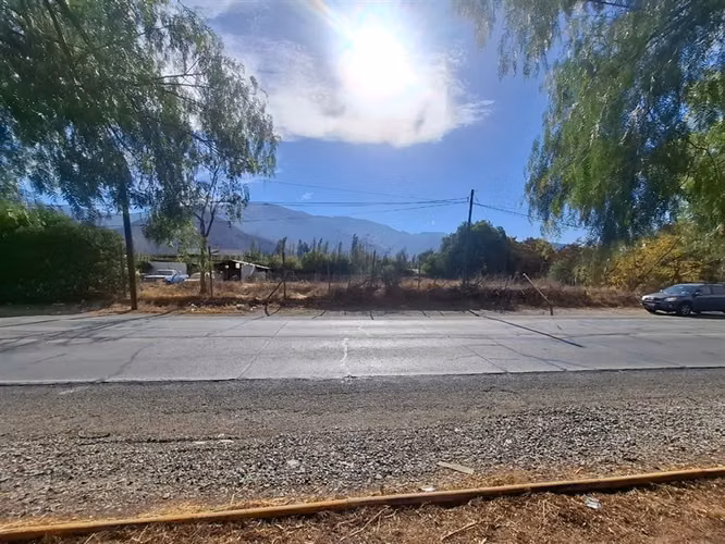 SITIO Terreno 15.090 metros en carretera en sector Palomar