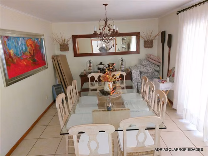 CASA Chicureo 265 m2 en 5100 de terreno 4D 4B estar mas servicios