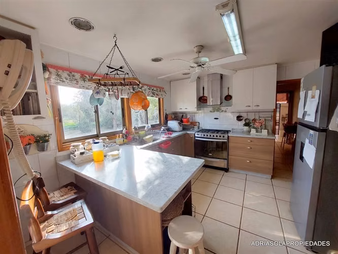 CASA Chicureo 265 m2 en 5100 de terreno 4D 4B estar mas servicios