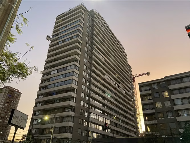 DEPARTAMENTO Esquina Gran Avenida