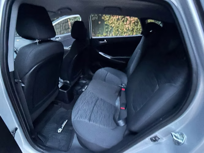 Hyundai Accent RB GL Hatchback 2017 1.4 MT - 46.785 km - Se vende por no uso