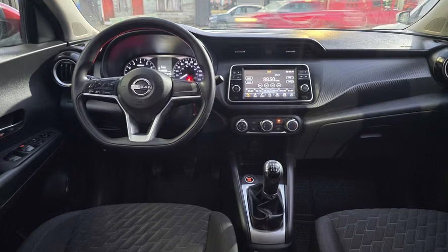 NISSAN KICKS 2023