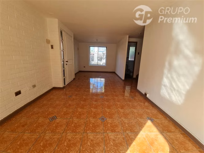 Casa en arriendo de 4 dorm. en San Bernardo - Mall Plaza Sur