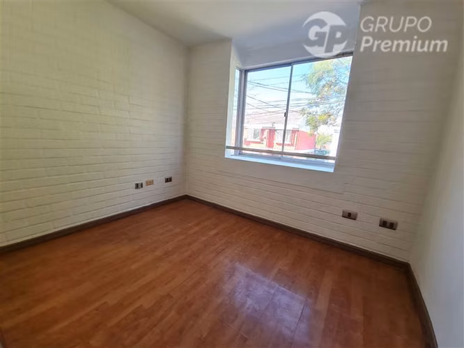 Casa en arriendo de 4 dorm. en San Bernardo - Mall Plaza Sur
