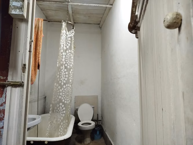 Excelente Oportunidad en Independencia, Amplia y comoda casa para remodelar.