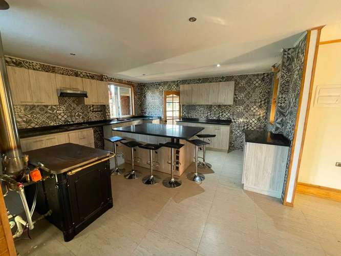 AMPLIA CASA EN PARCELA 4D/3B CON VISTA (176654) - Imagen 4