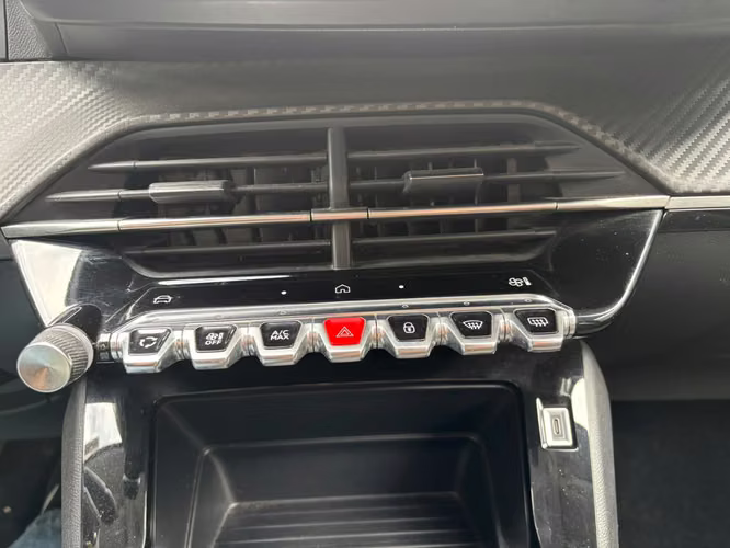2024 Peugeot 208 1.2 PURETECH ACTIVE PACK 75 4X2 MT 5P.