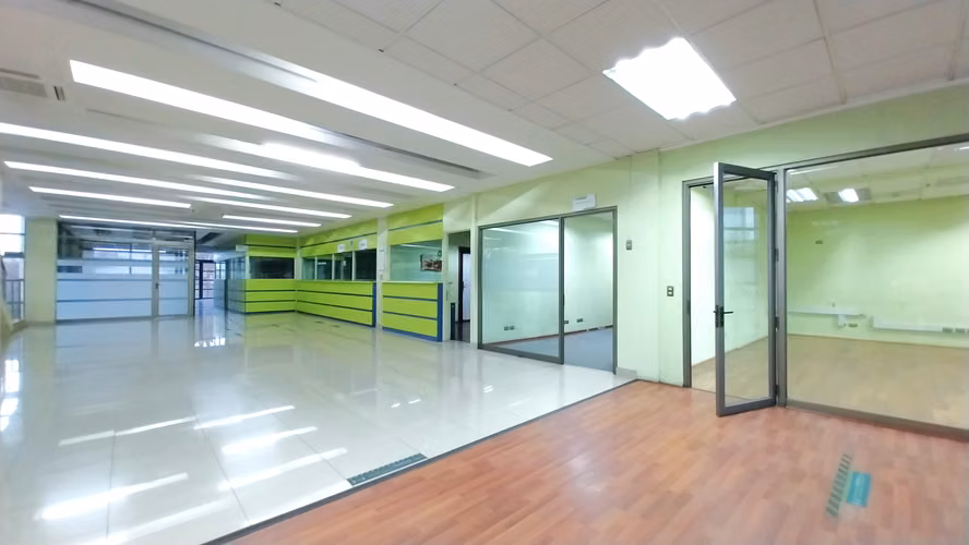 Edificio Completo - A Minutos del Centro - A Pasos de Autopistas - Excelente Ubicación