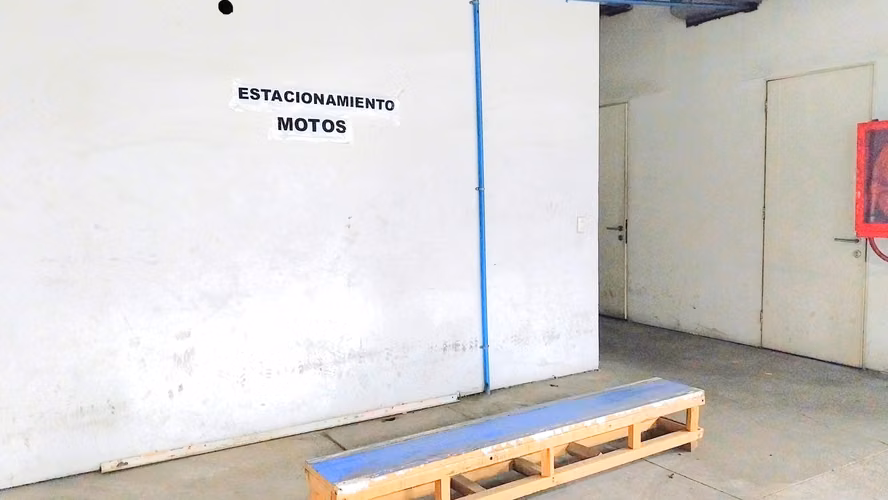 Edificio Completo - A Minutos del Centro - A Pasos de Autopistas - Excelente Ubicación