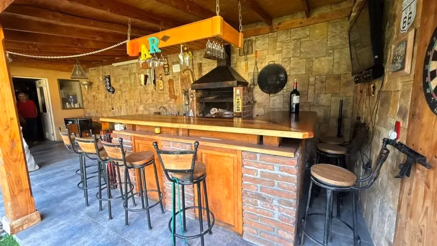Hermosa casa de 6 Dormitorios 4 Baños