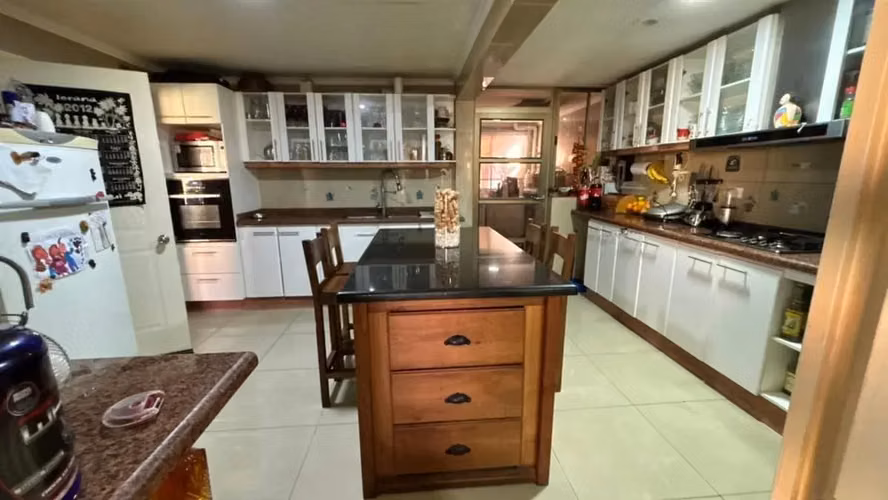Hermosa casa de 6 Dormitorios 4 Baños