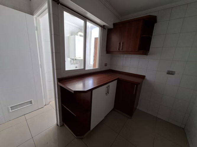 Vende luminoso departamento central piso 3