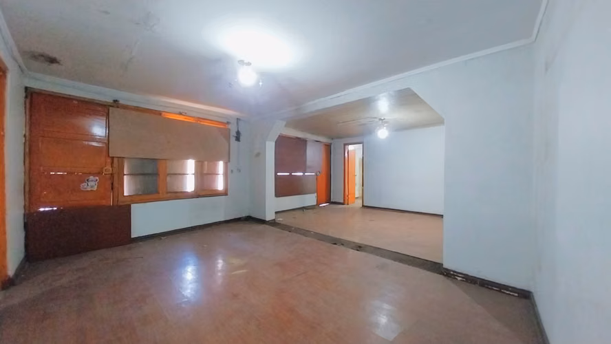 Galpón con Oficinas - Excelente Ubicación - Local Comercial