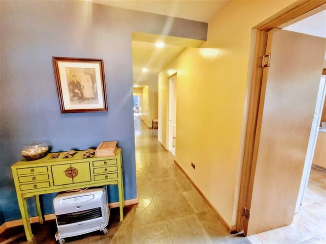 EXCELENTE!! Casa de 6 Dormitorios en Terreno de 750 m2  en J. S. Bach, Metro Rodrigo de Araya (L5)