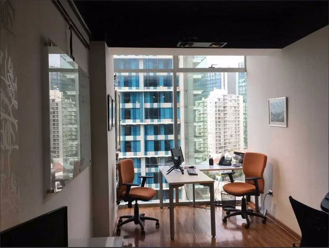 Moderna oficina en Edificio Quantum (176676)
