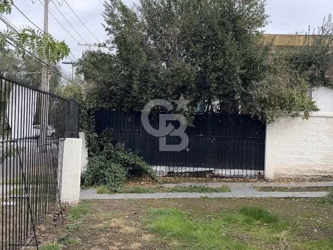 CASA REMODELADA - Al lado Colegio La Girouette
