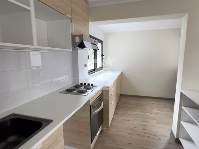 CASA REMODELADA - Al lado Colegio La Girouette