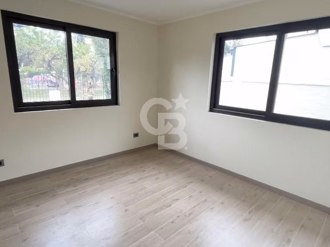 CASA REMODELADA - Al lado Colegio La Girouette