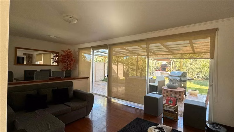 Casa en arriendo de 3 dorm. en Colina