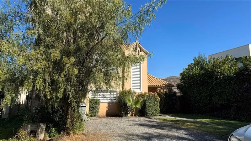 Casa en arriendo de 3 dorm. en Colina