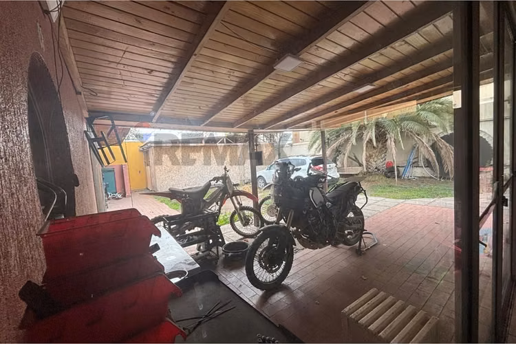 Se vende amplia casa  maipú centro