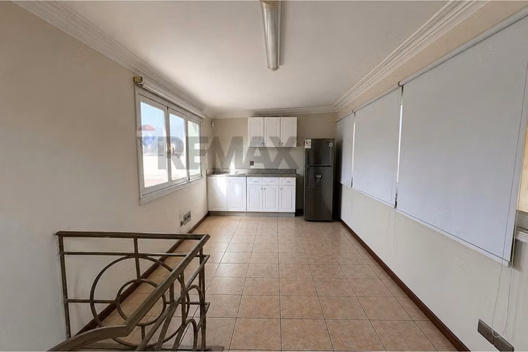 Edificio comercial remodelado en barrio portugal