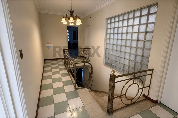 Edificio comercial remodelado en barrio portugal
