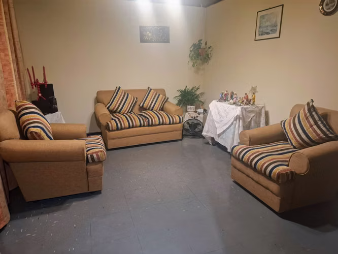 Vendo Living base madera natural y tapiz tela lino.