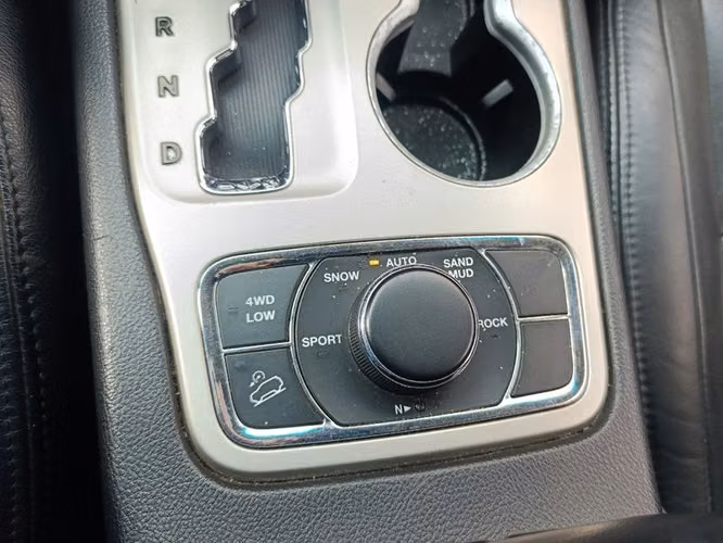 JEEP GRAND CHEROKEE LAREDO 4X2 3.6L - 2012 | 2598 - Imagen 19