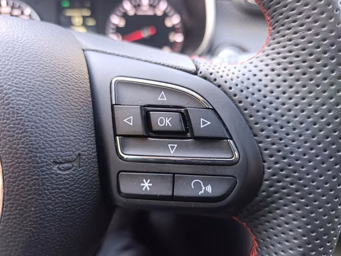 MG ZX 1.5 MT COM - 2025 | 2706