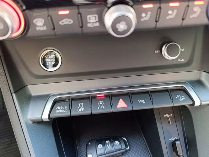 AUDI Q3 40 TFSI SPORT - 2021 | 2664