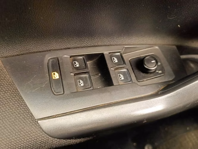 VOLKSWAGEN POLO POLO 1.6 MT5 TRENDLINE ESC - 2021 | 2774