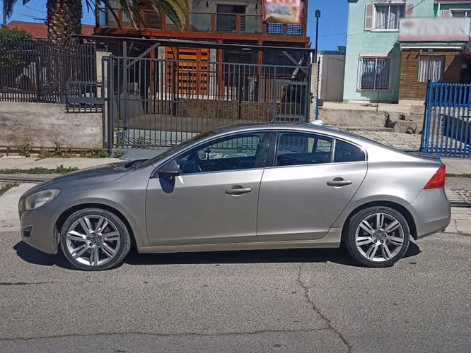 VOLVO S60 T6 PLUS - 2011 | 2708