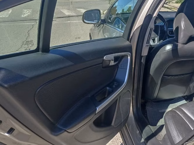 VOLVO S60 T6 PLUS - 2011 | 2708
