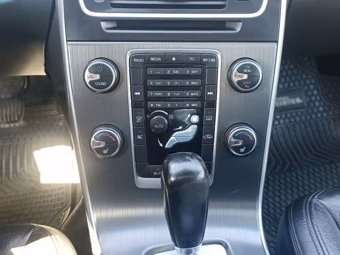 VOLVO S60 T6 PLUS - 2011 | 2708
