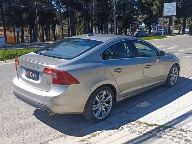 VOLVO S60 T6 PLUS - 2011 | 2708