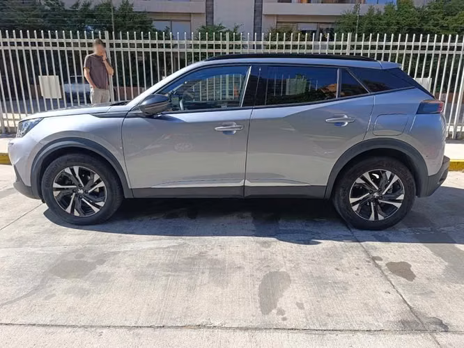PEUGEOT 2008 ALLURE PACK BLUEHDI 130EAT8 - 2023 | 2663