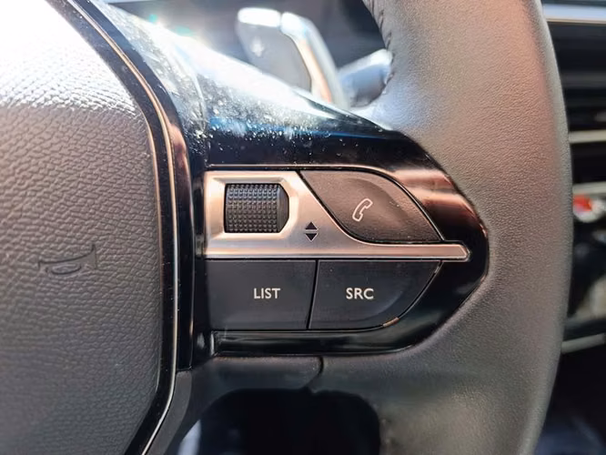 PEUGEOT 2008 ALLURE PACK BLUEHDI 130EAT8 - 2023 | 2663