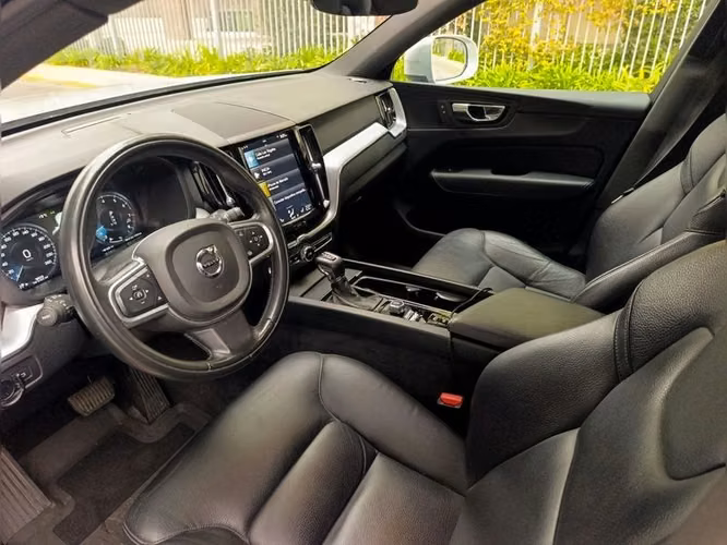VOLVO XC60 T5 MOMENTUM - 2018 | 2543