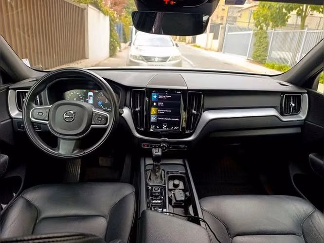 VOLVO XC60 T5 MOMENTUM - 2018 | 2543