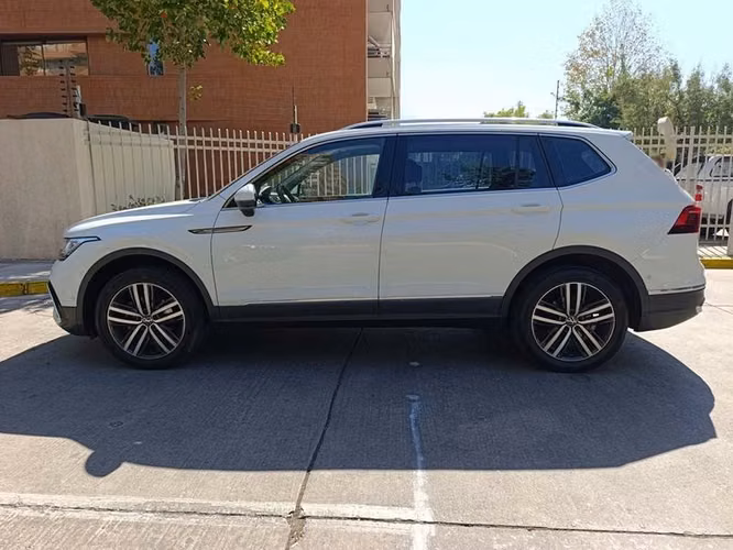 VOLKSWAGEN TIGUAN NUEVO TIGUAN TSI AT HIGHLINE 150HP - 2023 | 2551