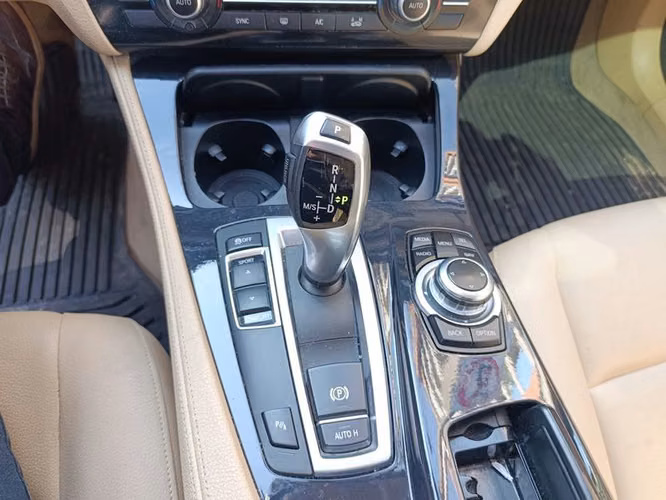 BMW 520 I BERLINA - 2015 | 2556